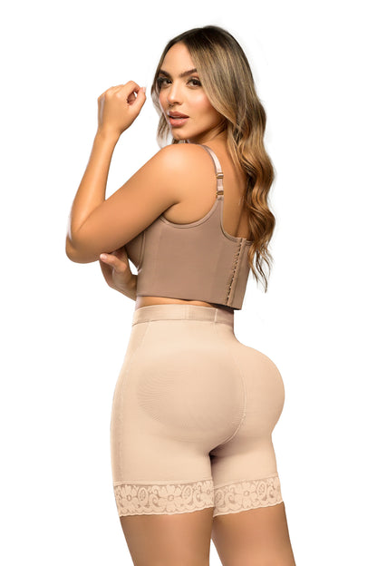 - Panty Ultrainvisible SMI4000 ATRACTIVA con encaje y control abdominal
- Vista posterior de panty moldeador con realce natural y efecto redondeado
- Detalle de encaje funcional y ajuste invisible del SMI4000
