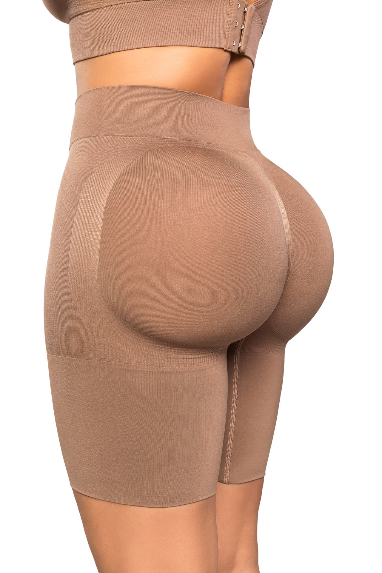 - Short SMI04052 lifting extra invisible
- Vista trasera short moldeador natural
- Short con control abdomen y muslos