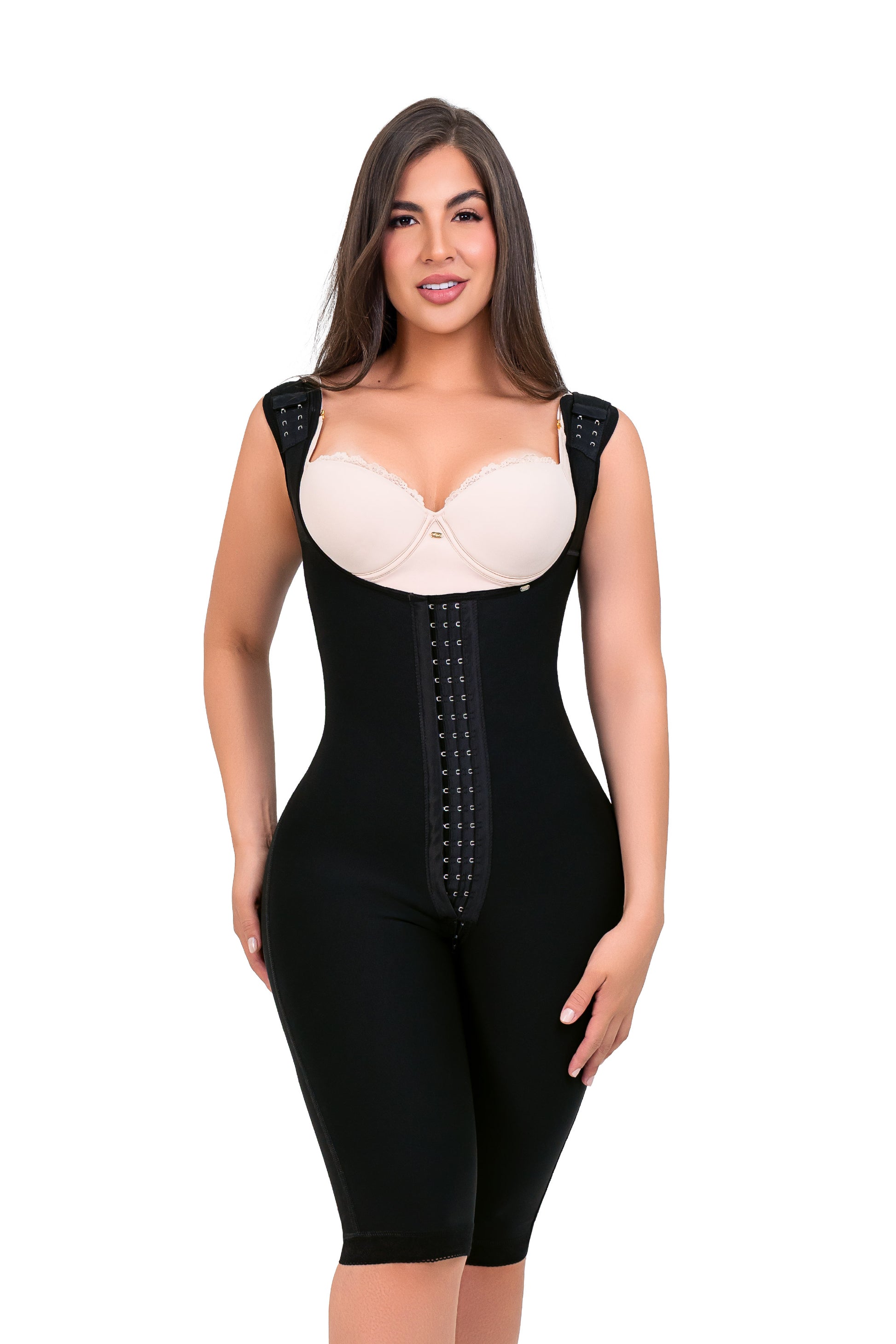 - Faja SMI7132 AFRODITA larga con efecto lifting y compresión progresiva
- Detalle de compresión en abdomen y piernas con panty incluido
- Vista posterior de diseño sin costuras hasta la rodilla